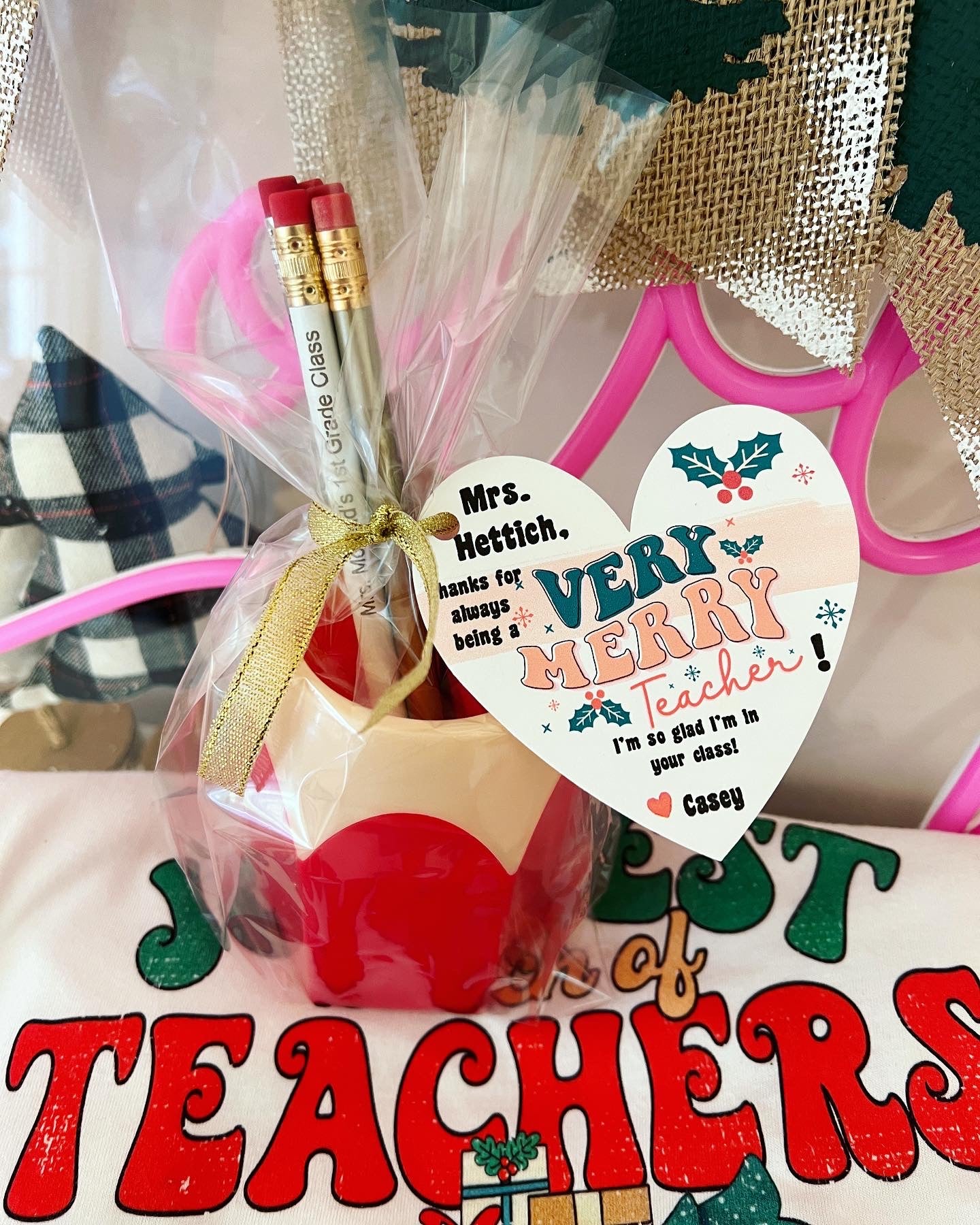 Very Merry Teacher Christmas gift! Engraved Pencils,Pencil cup! Teachers Name personalized! Gift wrap w/heart card, pencil cup holder!
