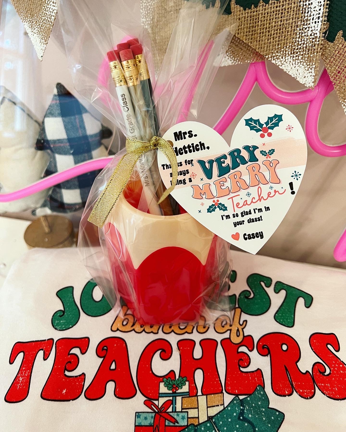 Very Merry Teacher Christmas gift! Engraved Pencils,Pencil cup! Teachers Name personalized! Gift wrap w/heart card, pencil cup holder!