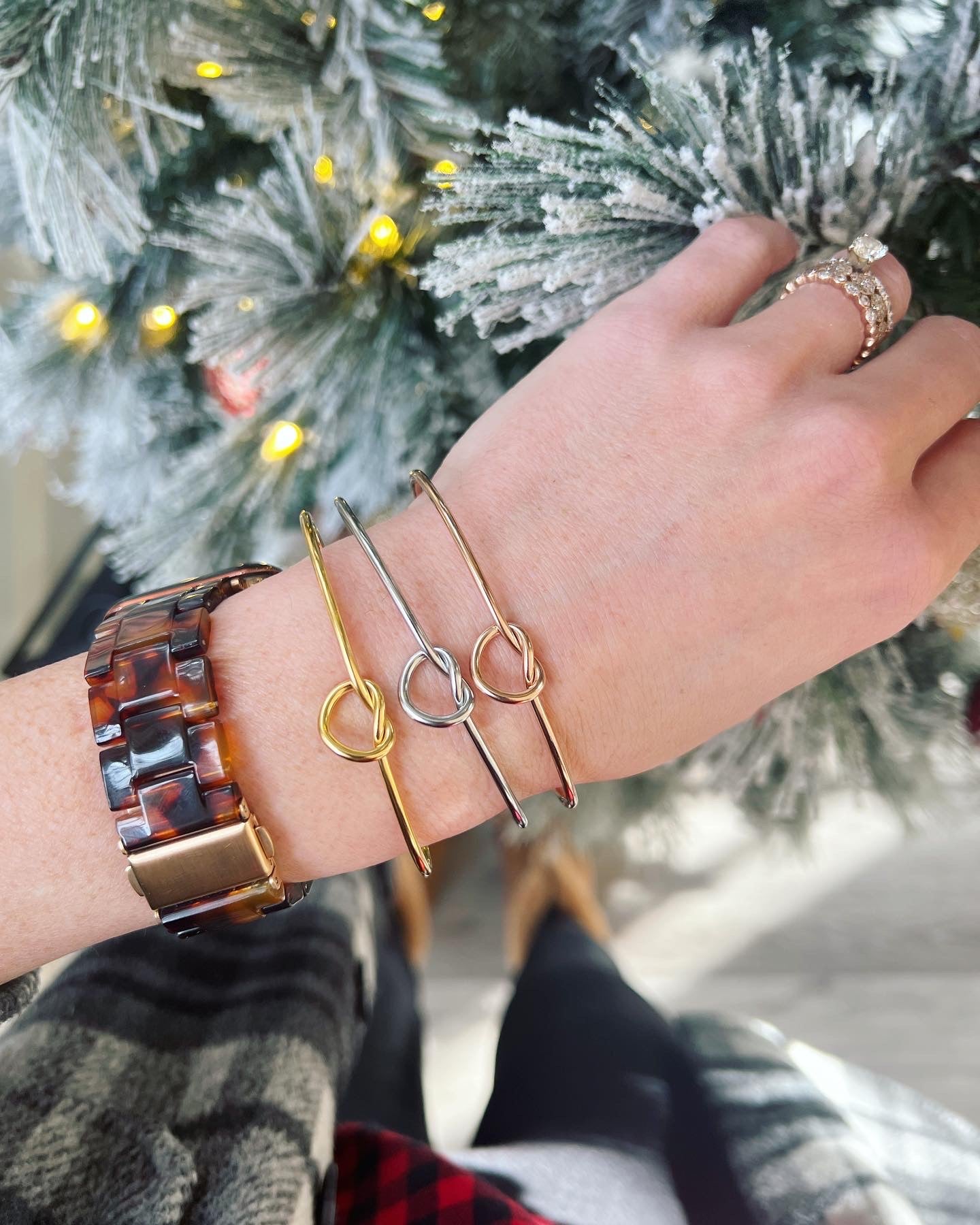 Co-Worker Holiday Knot Bangle