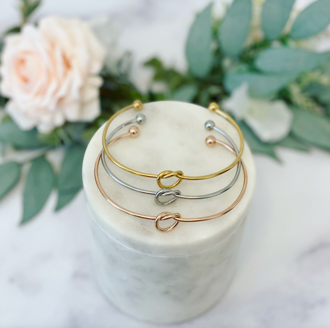 Proud Mom of a Future (fill in the blank!) Knot bangle for Mom of graduating Senior!