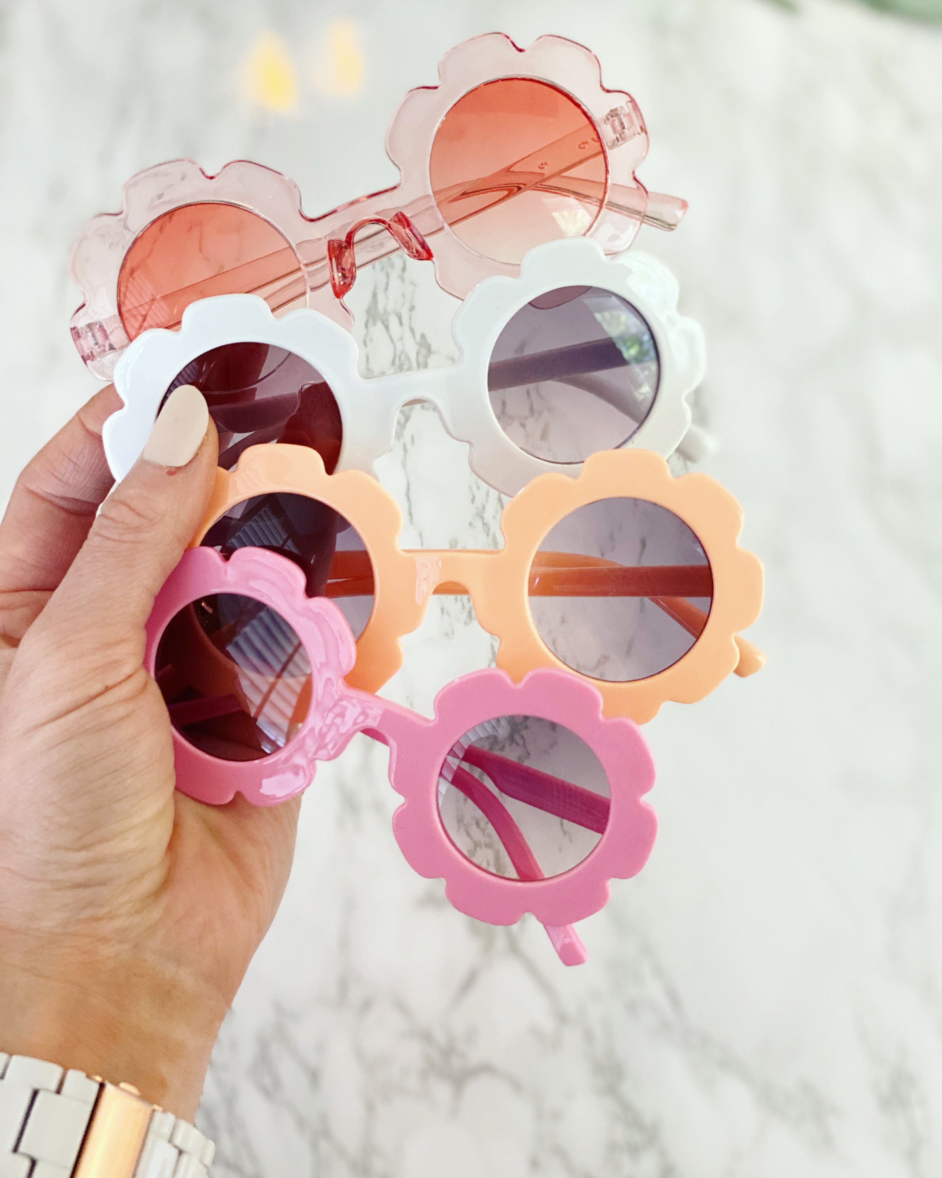 Buy Pelo Kids Sunglasses Cute Round Sunglasses Flower Shaped Sunglasses for  Boys Girls Party Accessories 25 Gram Pack of 1 (Pink) Online at Low Prices  in India - Amazon.in