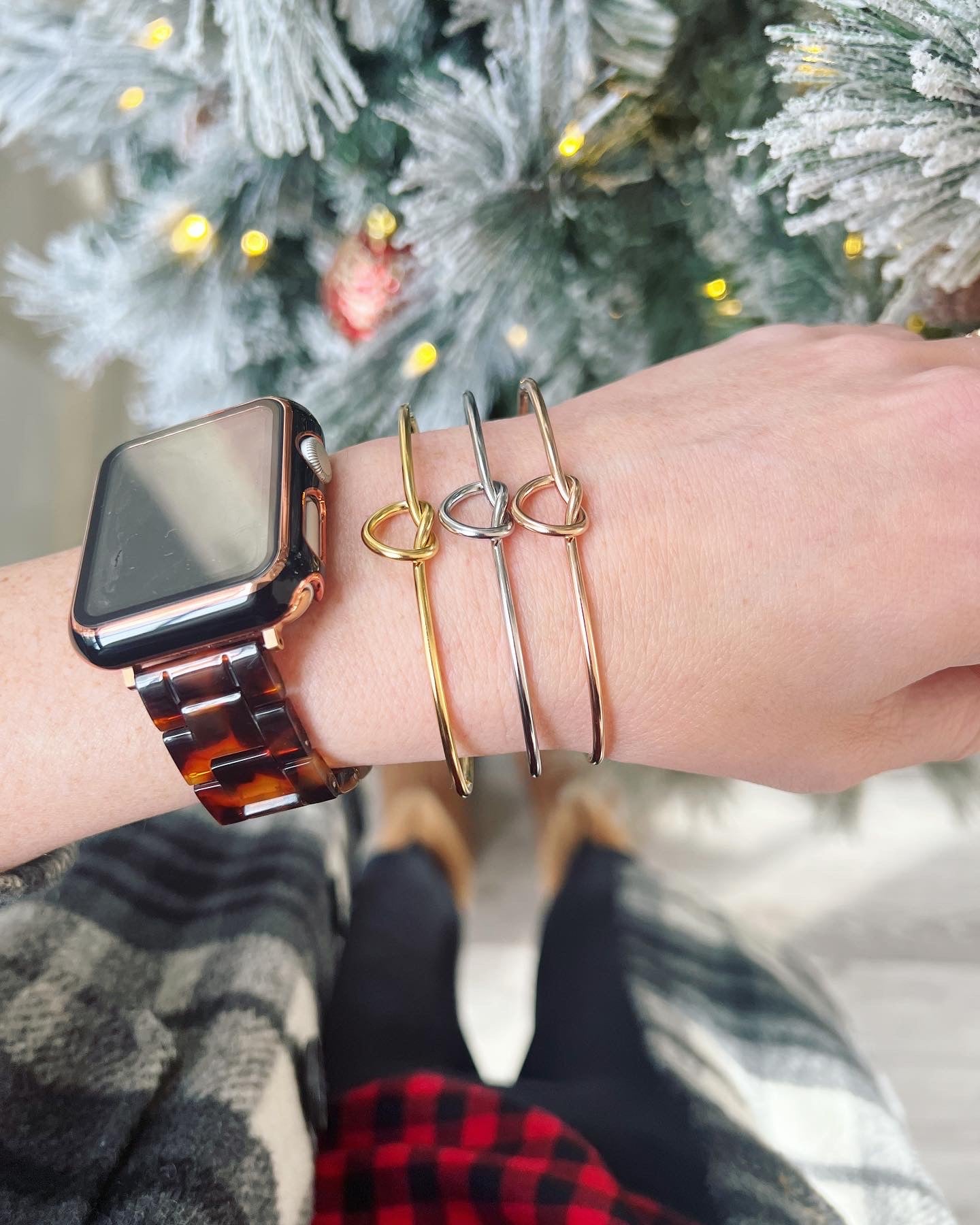 Co-Worker Holiday Knot Bangle