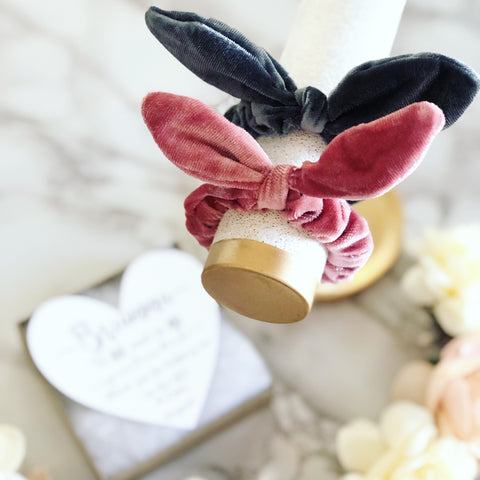 To Have and To Hold Your Hair Back! Velvet Hair Tie – Love Leigh
